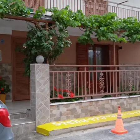 Stella Sunrise Проживание в семье Ставрос